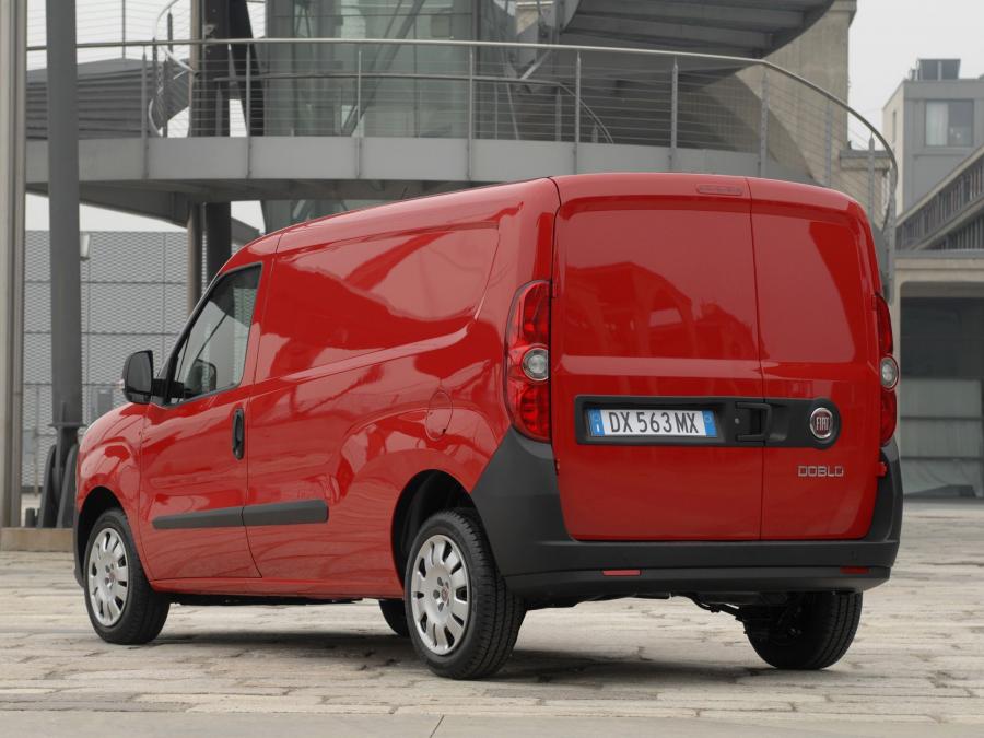  Fiat Doblo Cargo Maxi 2010 года  (фото 3 из 6)